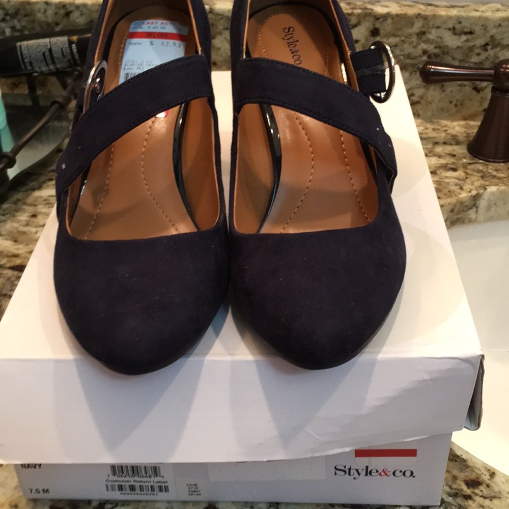 Style & Co-Navy Mary Jane Heels. Like New